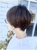 デザインカラーのショートヘア