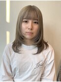 グレージュ×レイヤー
