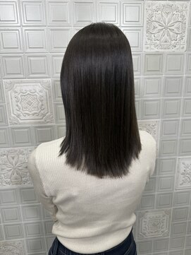 トリエラ 池袋(TRIELA) ダークオリーブ