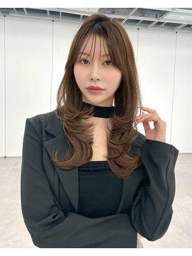 ユーフォリア 新宿店(Euphoria) 大人可愛い大人美人ふんわりカール小顔カットショコラアッシュ