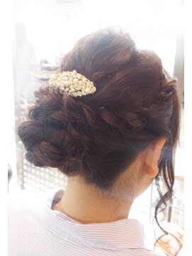 ヘアーヴィーヴル 松茂店(Hair BIVRE) ロープ編み&シニヨン&波ウェーヴ