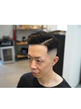 リヴ ヘアワークス(LiVE HAIR WORKS) スキンフェード