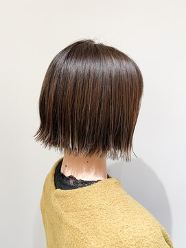 ムーン(moon) #ボブ#カーキグレージュ#大人かわいい#フェザーバング