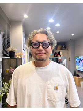 ダニーコウベ(Danny kobe) グレージュパーマ