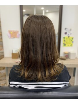 インフォーマル(Informal) ゆるふわ外ハネ/ミディアム