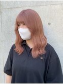 ピンクベージュ