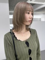 イロウ 天神大名店(IROW)&nbsp;ウルフカット アッシュグレー ブリーチ ハイトーン【天神大名】