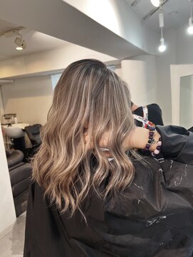 ピヨン 心斎橋(piLLon) 黒髪/ボブルフ/ネビージュ/小顔/ワンレン/髪質改善/