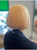 抜きっぱなしブロンドシンプルボブ