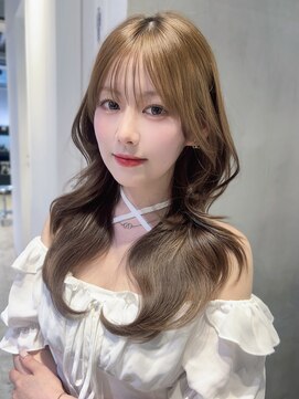 ロングミルクティーブリーチハイトーン小顔前髪カット_F30863