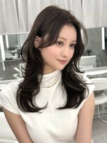 マウル ナゴヤ 名駅(MAEUL NAGOYA)&nbsp;ミディアムレイヤー　くびれ巻き　センター分け前髪『桔川 恒』