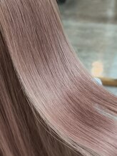 美容師 久保浦&nbsp;艶髪ハイトーン(40代のお客様)