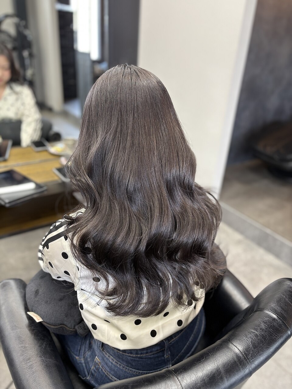 6 rokuダークグレー ベアトップ　完売品 ダークグレージュ：L279049383｜デフ(Def)のヘアスタイル