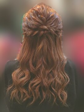 ミテ(MiTe) アレンジヘアセット　ハーフアップ　パーティーヘア　お呼ばれ