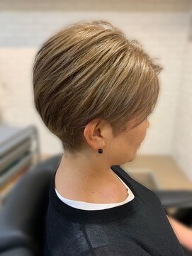 バンビ 仙台一番町(BAMBI) 20代30代40代大人小顔丸みショートミルクティベージュ透明感