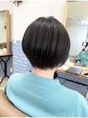 暗髪ショートボブ