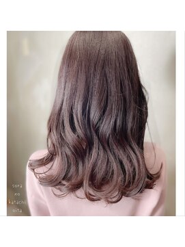 ソラオオイタ(SORAoita) ミディアムヘア×くすみピンクカラー