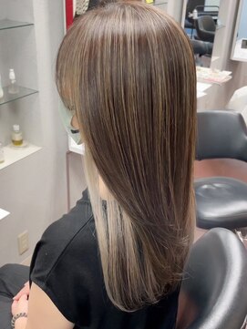 美容室シンプル ウィン(Simple Win) ハイライト＋インナーカラー