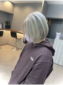抜きっぱなしブロンド×水色ハイライト