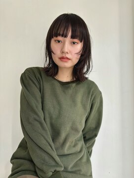 フランチェスカ(Francesca) 顔まわりレイヤー　ボブウルフ　レイヤーカット　フルバング