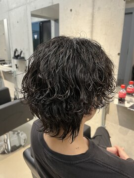 リベルテ グリット(Liberte Grit) ミディアムウルフ×波巻きスパイラル