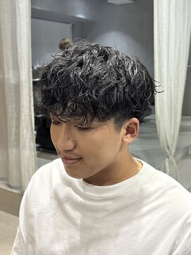 ラック(LUCK) ダークアッシュ/アッシュブラック/カルマパーマ/ベリーショート