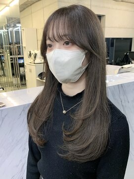 アイヴィ 表参道(IVY) ワンカールロングレイヤー オリーブグレージュ 水越