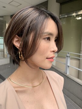 ウィルゴ(VIRGO) 白髪ぼかしナチュラルハイライト/大人女性ショートボブ