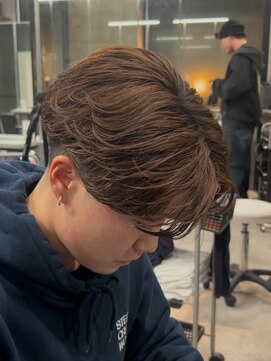 イーラ(era) フェザーパーマ　ツイストスパイラル眉カットメンズパーマ