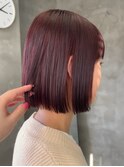 レッドピンクブリーチなし切りっぱなしボブ