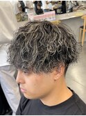 渋谷メンズハイライトカラー緩め波巻きスパイラルパーマ