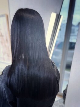 レグルス ヘア デザイン ニシジン 西新店(Reglus hair desigh)の写真/【西新駅徒歩2分】髪質やダメージに合わせて厳選。上質なトリートメントで艶やかな美髪へ＊