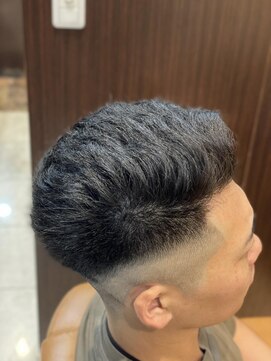 ヘアーモードキクチ 神田日銀通り店 神田フェード