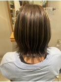 大人の遊び心をプラスにするヘアスタイル