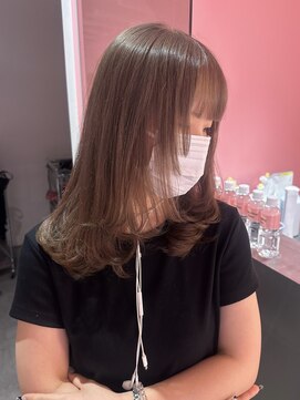 ダズリングディア(Dazzling Deer) ミルクティベージュ／ミディアム/レイヤーカット／ストレート