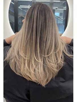 サロウィン 那覇店(SALOWIN) ブロンドバレイヤージュカラー