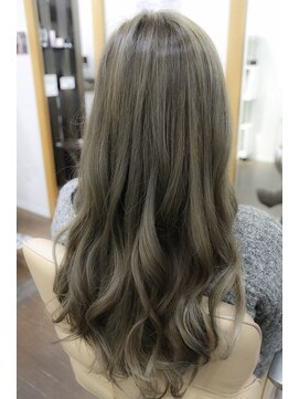 ラウレア(Laule'a) 透明感溢れる3Dイルミナカラーグレイベージュ