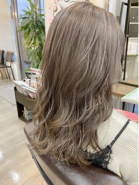 キキ(kiki by KENJE) ミルクティーベージュ☆