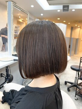 ジーナ 銀座(Zina) 大人可愛い20代30代40代小顔丸み前下がりショートボブ