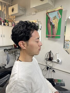 メリケンバーバーショップ フクオカ(MERICAN BARBERSHOP FUK) ナチュラルかきあげパーマフェード