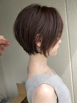 アビー 鎌倉(ABBEY) 丸みが可愛い大人ショートボブスタイル!