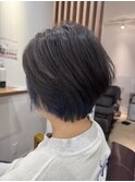 大人気☆ブルーがちらっと見えるショートボブ