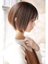 カライング(ing)&nbsp;大人可愛い20代30代40代黒髪前下がりひし形小顔ボブ丸みショート