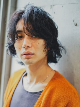 ライラ(Lyla) 男の色気　黒髪ウェーブミディ