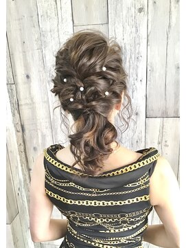 ヘアースペース ムーン(Hair Space MOON) 早朝OKイベント等のヘアーセットはヘアースペースムーンへtell