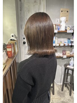 フークフーク(HOEK HOEK) 『ナチュラルベージュ×外ハネスタイル』@_aya_channnn_