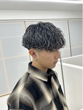 ブリックメン(BLICMEN.) シルバーメッシュ×パーマ