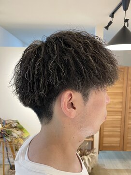 アルマ(ALMA) ハイライトカラーツイストパーマツイストスパイラルマッシュ