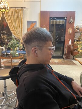 チャプター 問屋町(chapter) メンズハイトーンケアブリーチミルクティーグレージュ眉毛カット