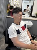 スキンフェードツーブロックショート刈り上げさっぱりメンズ短髪